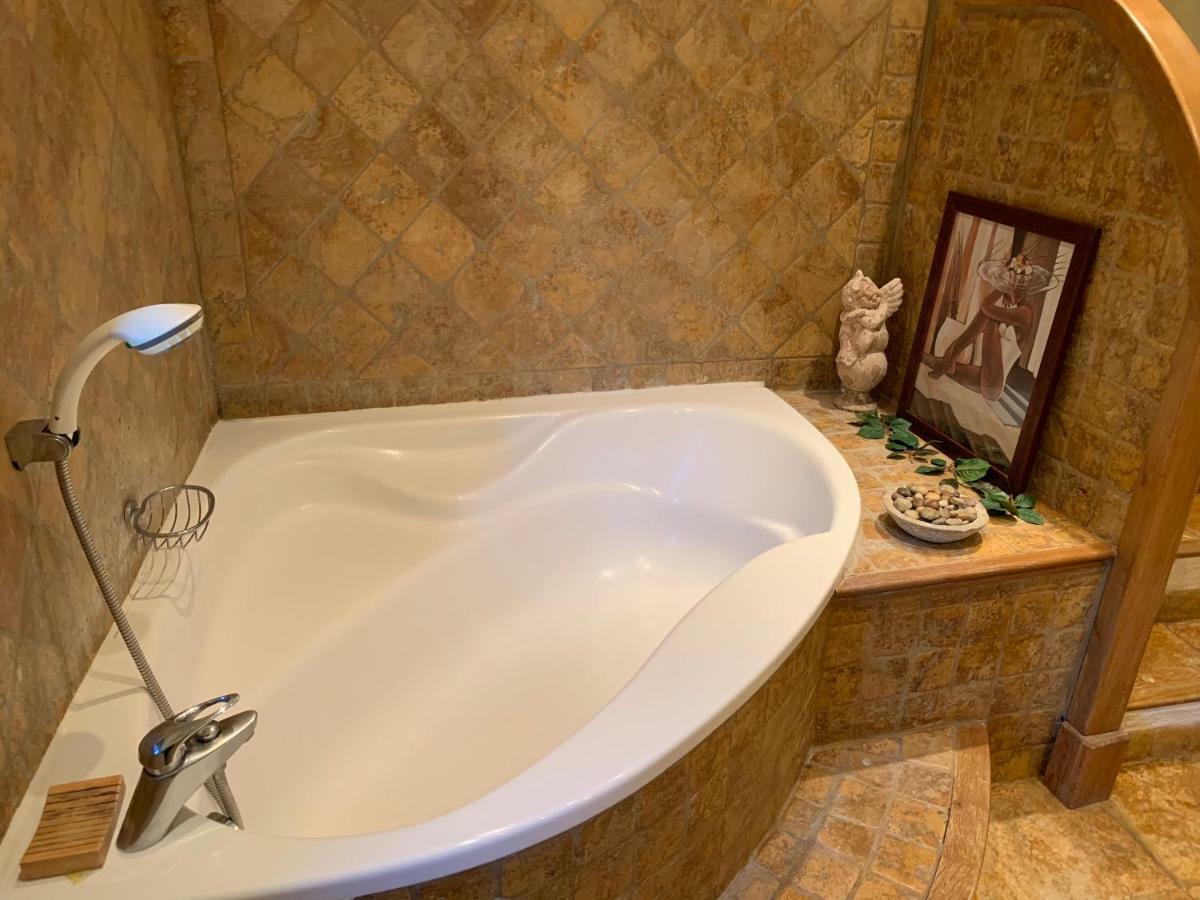 Authentique Bijou Coeur D'Orange A 2 Pas Du Theatre Antique! Villa Екстериор снимка